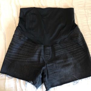 Cut off black maternity midi short
